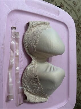 Victoria’s Secret Strapless Lace Trim Bra - Cream 38DD